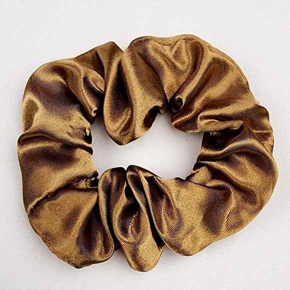 4 FOR $16 🔥Satin Scrunchie Hair Tie - Picture 4 of 5